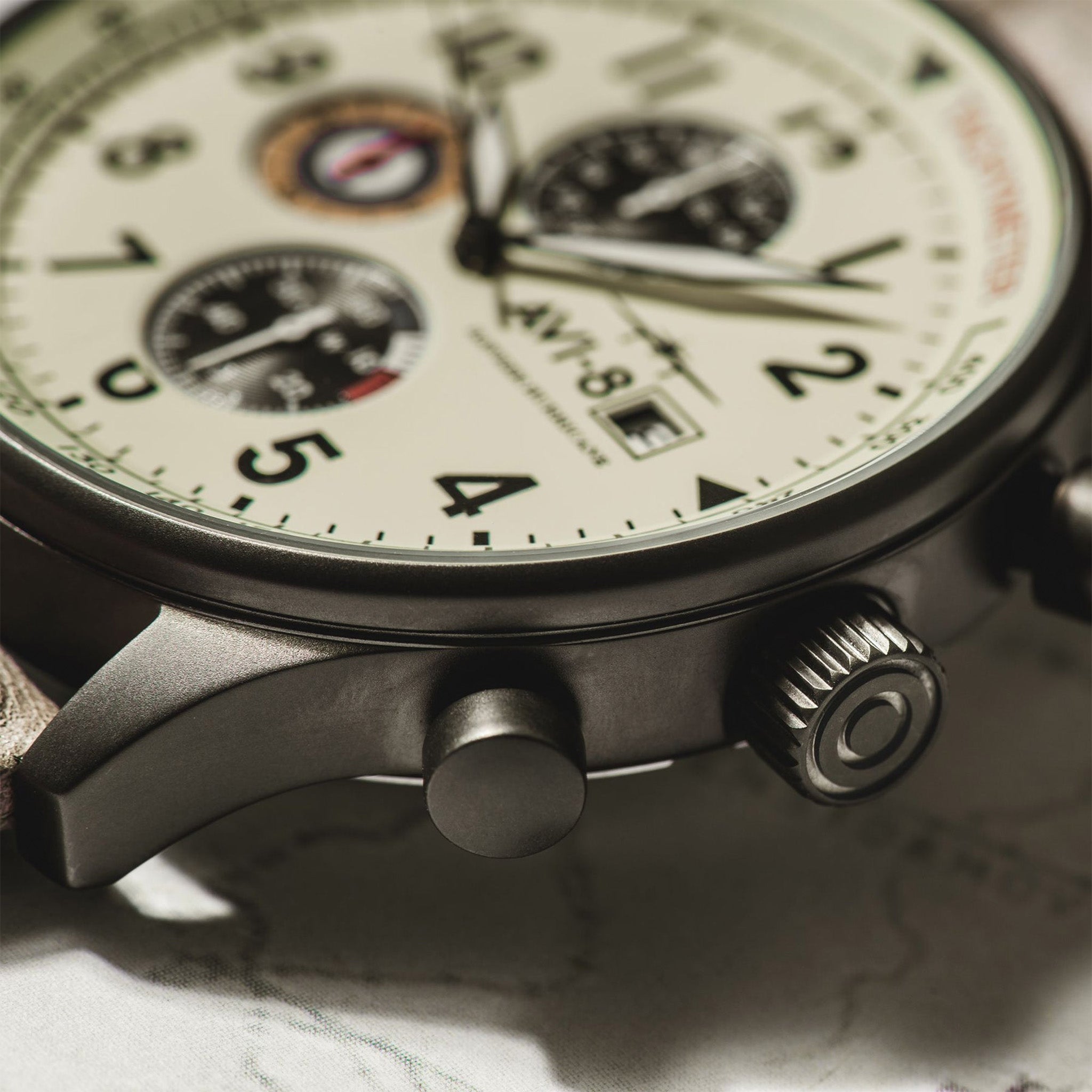 Hawker Hurricane Classic Chronograph | 43.5 mm | Cream Beige
