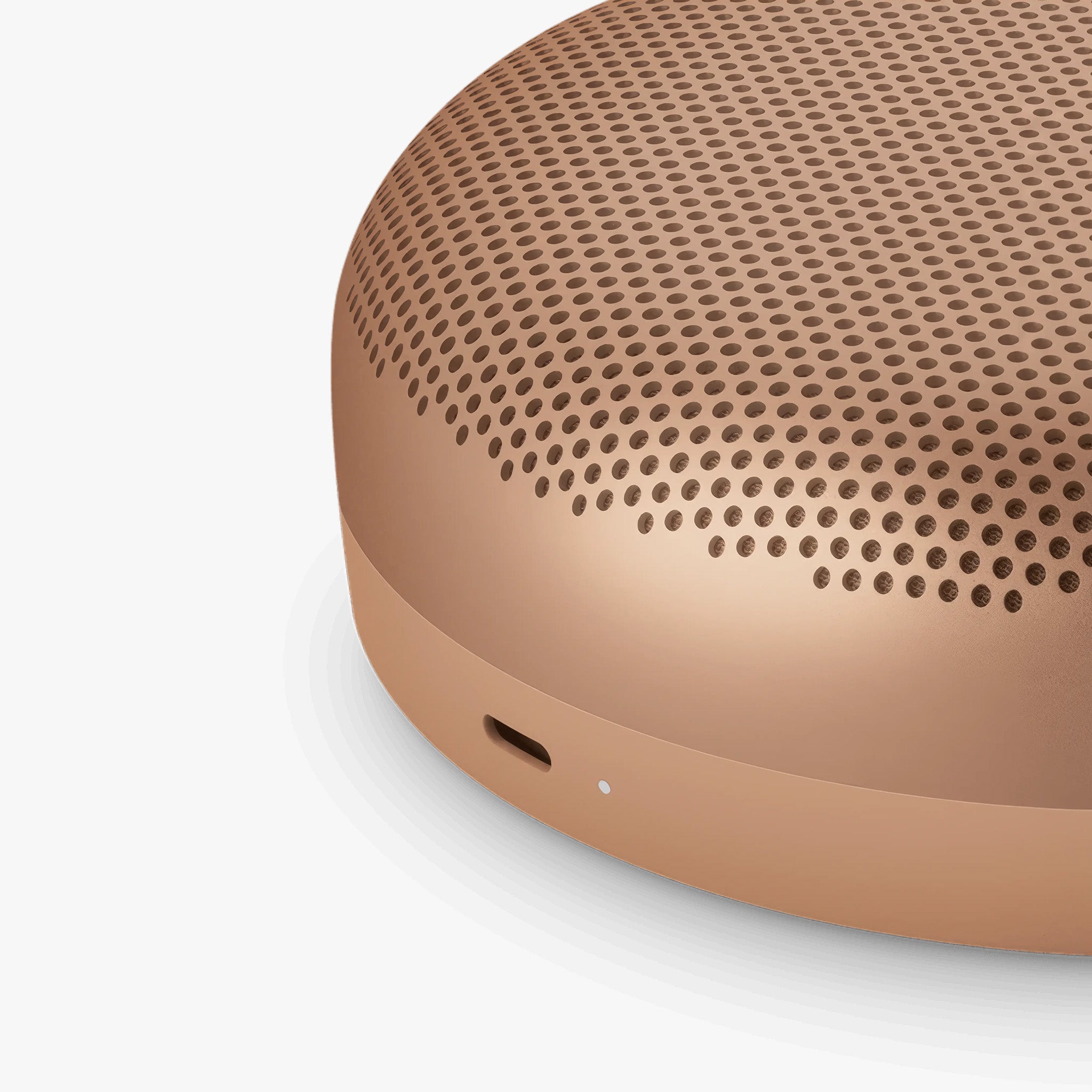 Beosound A1 3. Nesil Su Geçirmez Taşınabilir Bluetooth Hoparlör | Honey Tone