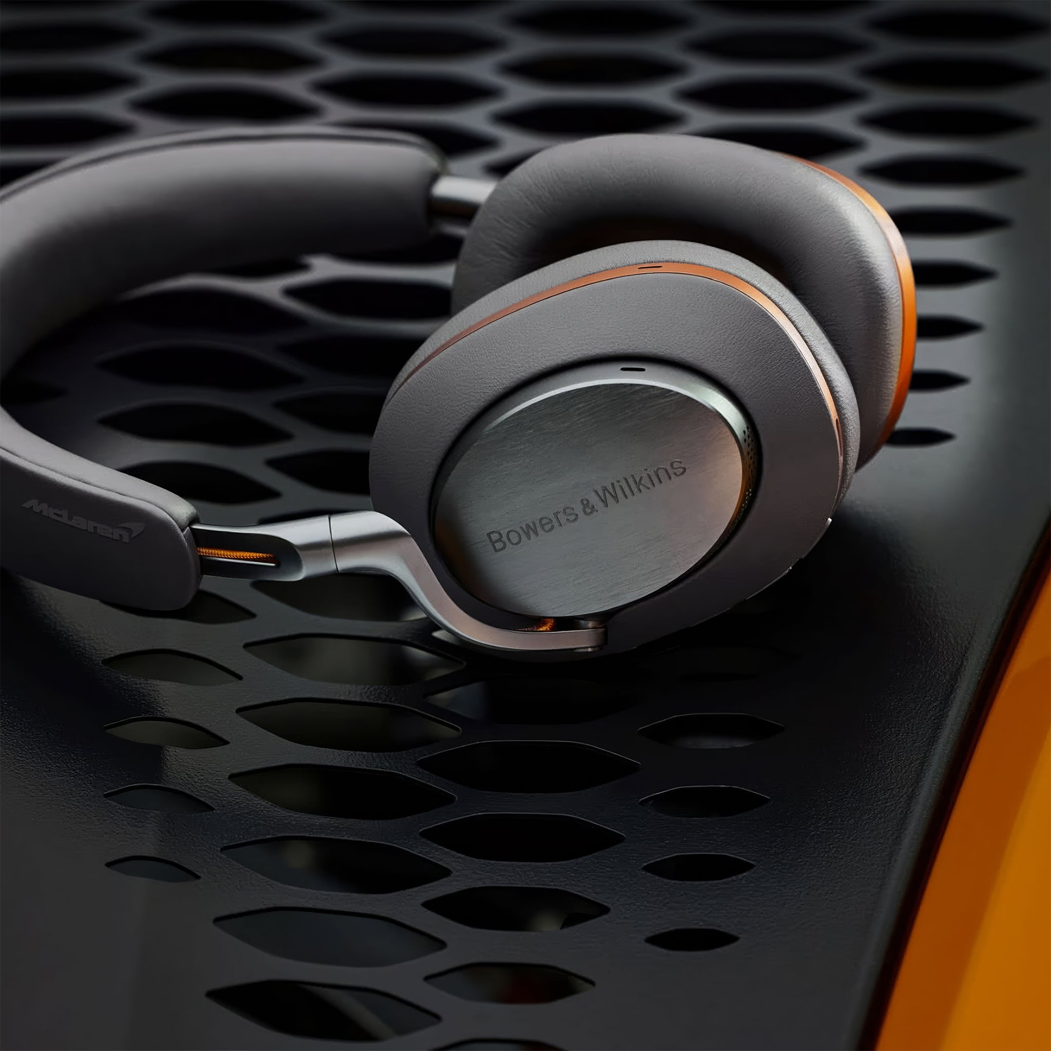 PX8 McLaren Edition Kulak Üstü Kablosuz Kulaklık