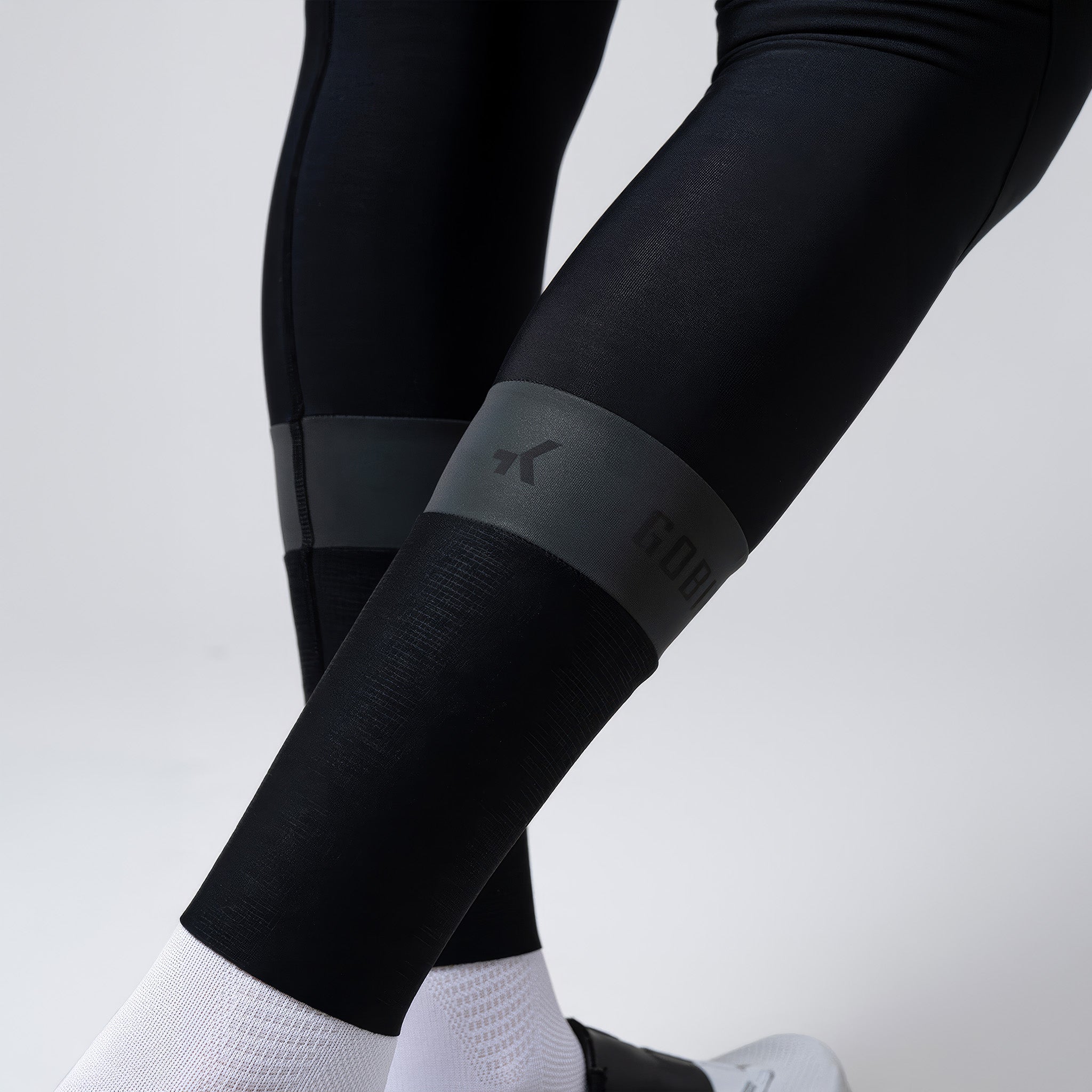 Kaba 2.0 Diz/Bacak Isıtıcı | Pitch Black