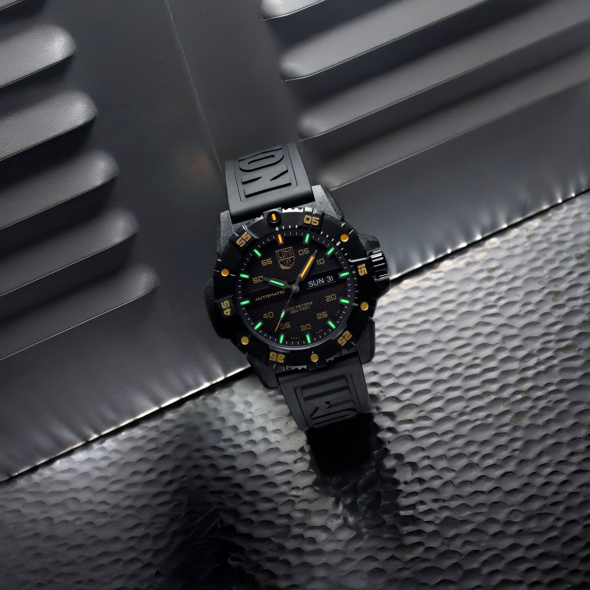 XS.3865 Master Carbon Seal Automatic Dive Watch | Gold | Limited Edition