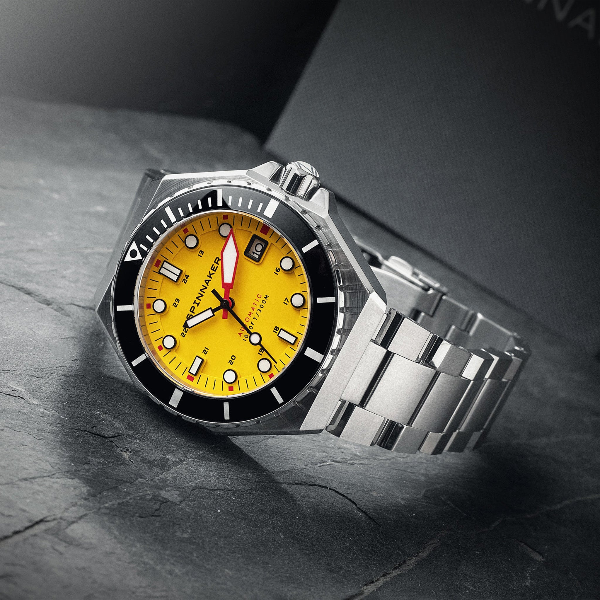 Dumas Automatic | 44 mm | Hornet Yellow