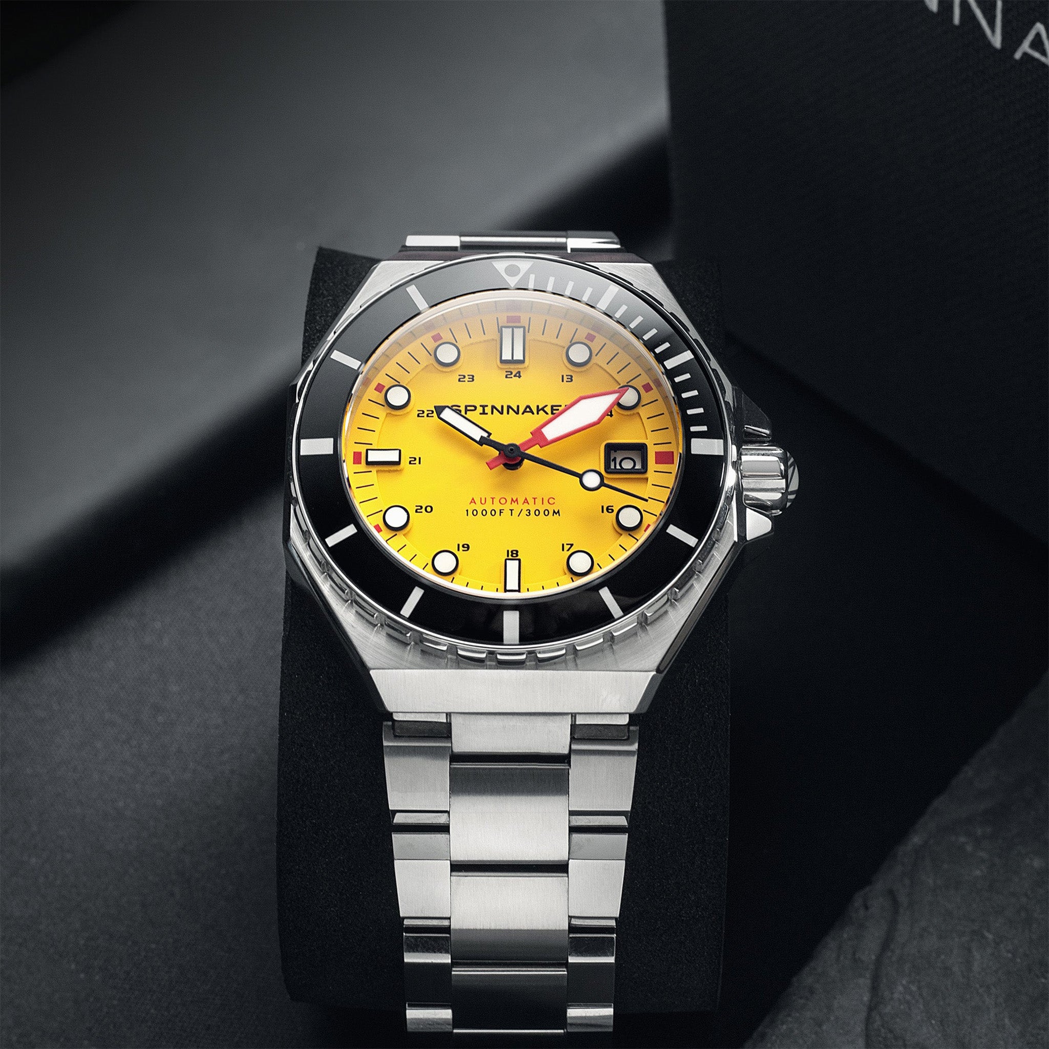 Dumas Automatic | 44 mm | Hornet Yellow