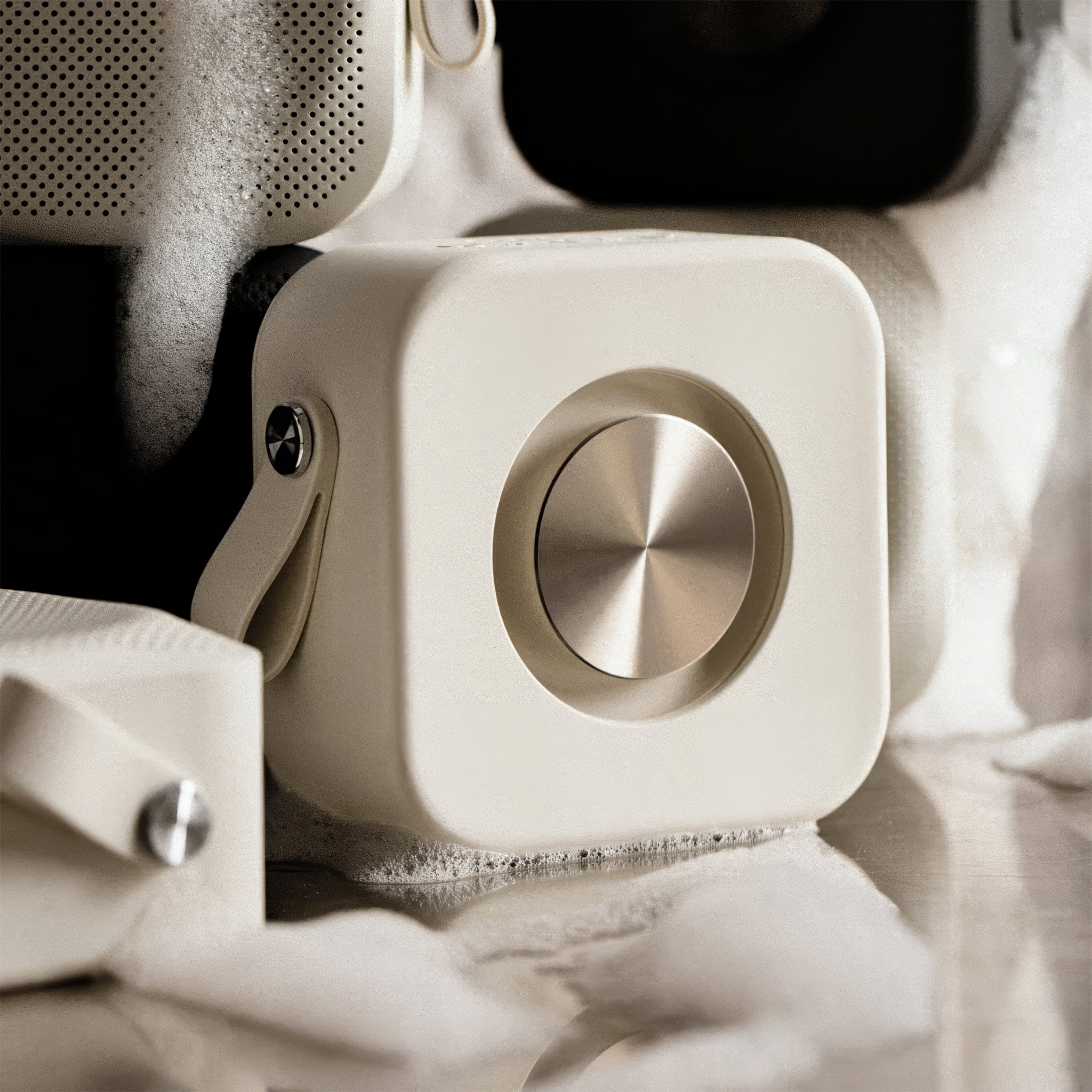 F2 Beyaz Kompakt Bluetooth Hoparlör | White