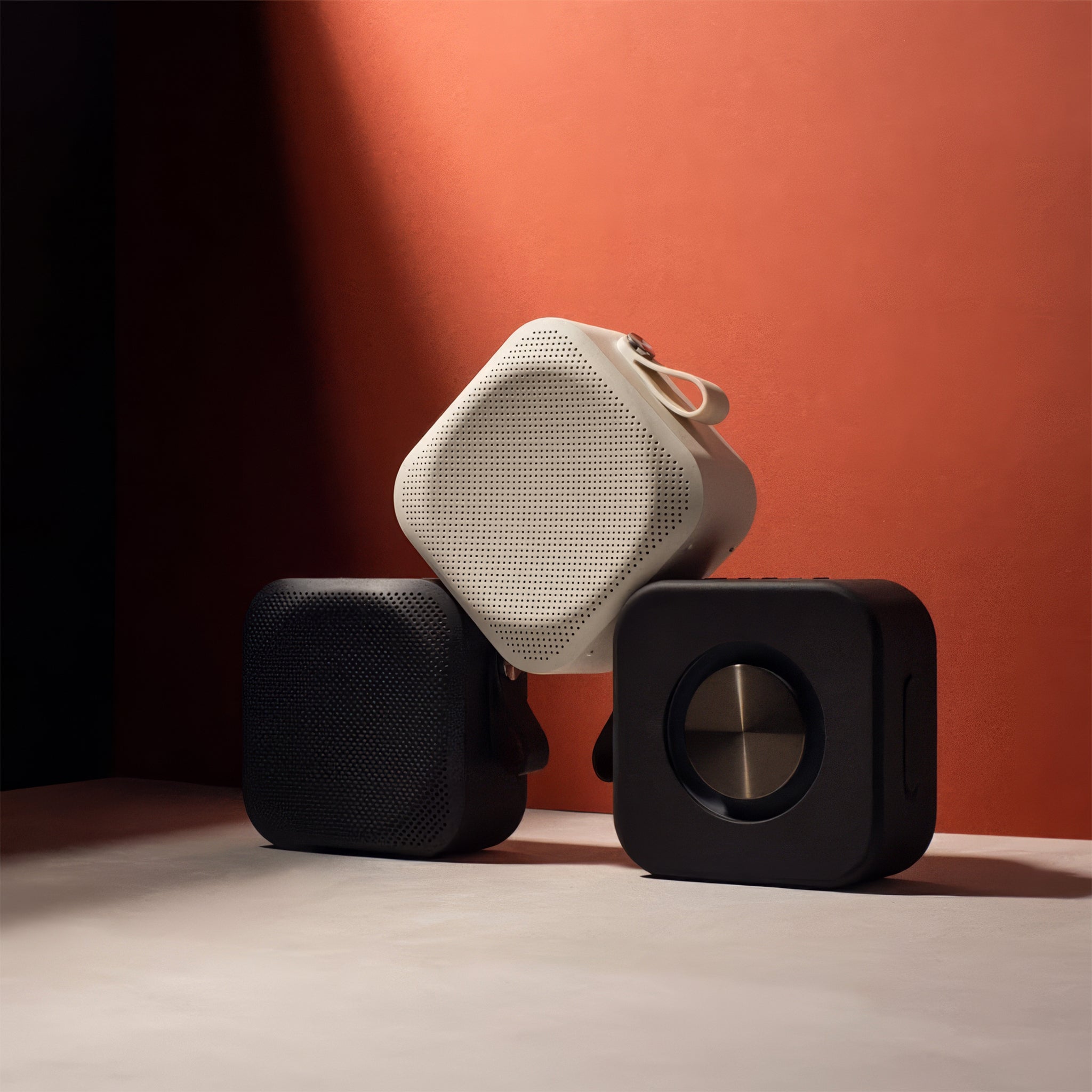F2 Beyaz Kompakt Bluetooth Hoparlör | White