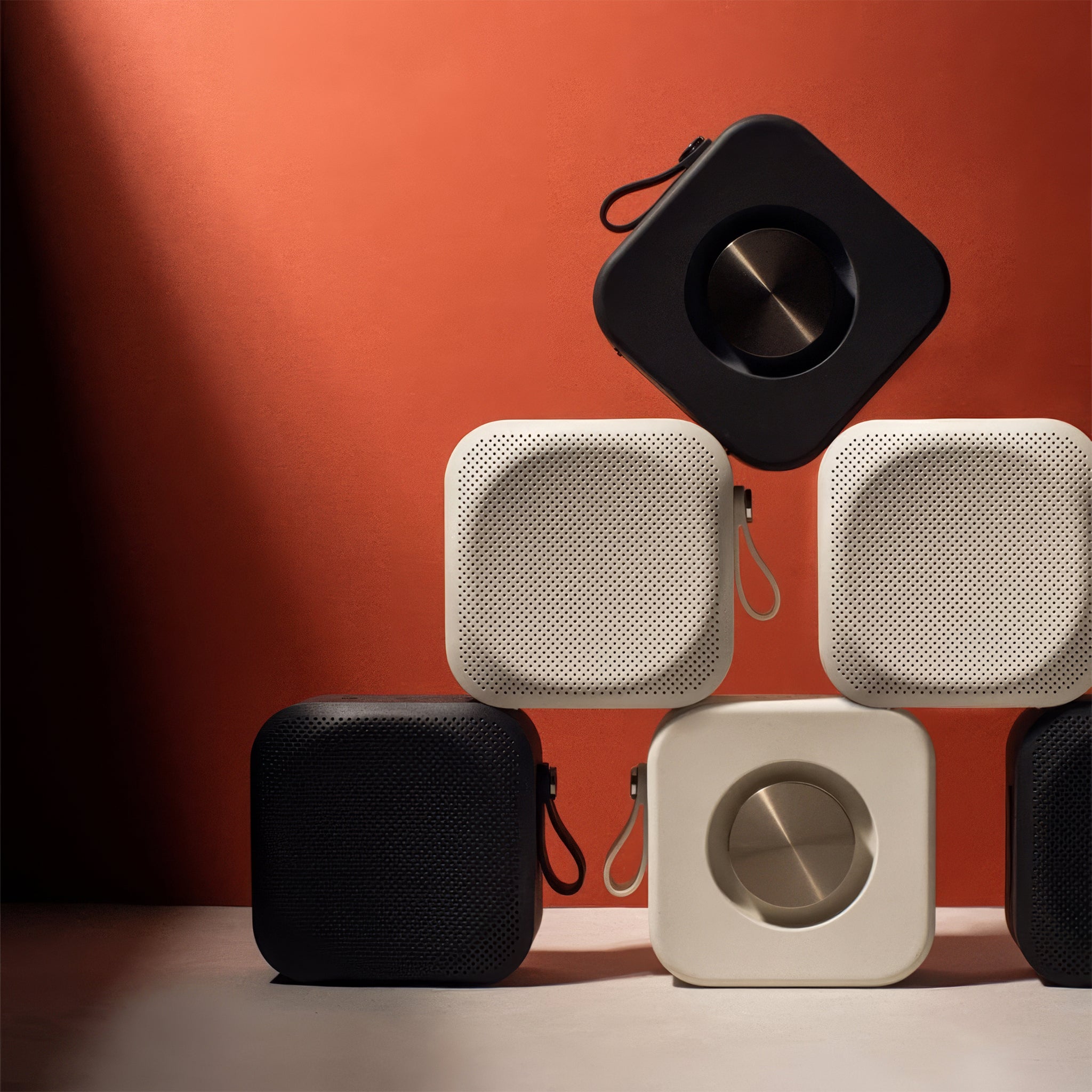 F2 Beyaz Kompakt Bluetooth Hoparlör | White