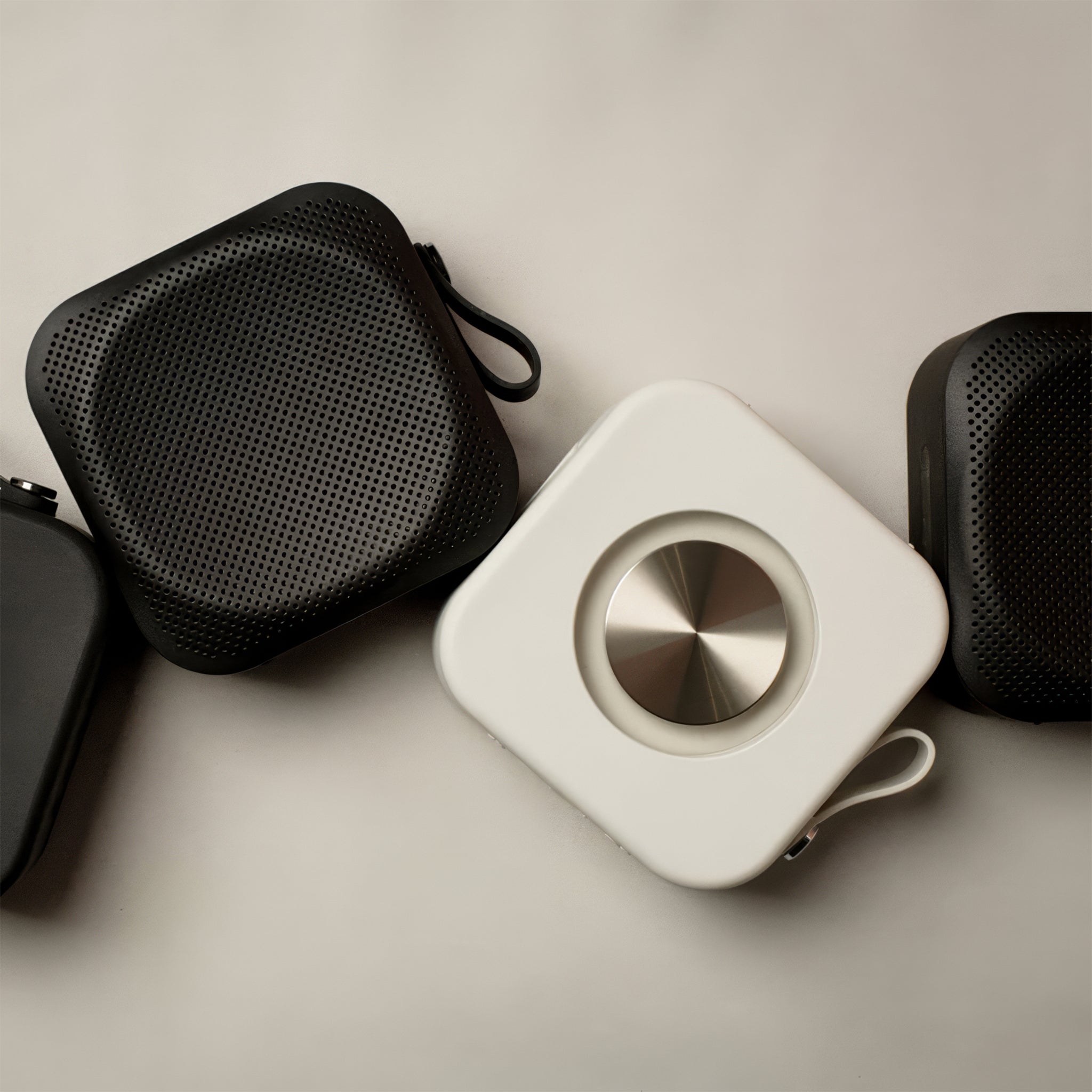 F2 Beyaz Kompakt Bluetooth Hoparlör | White