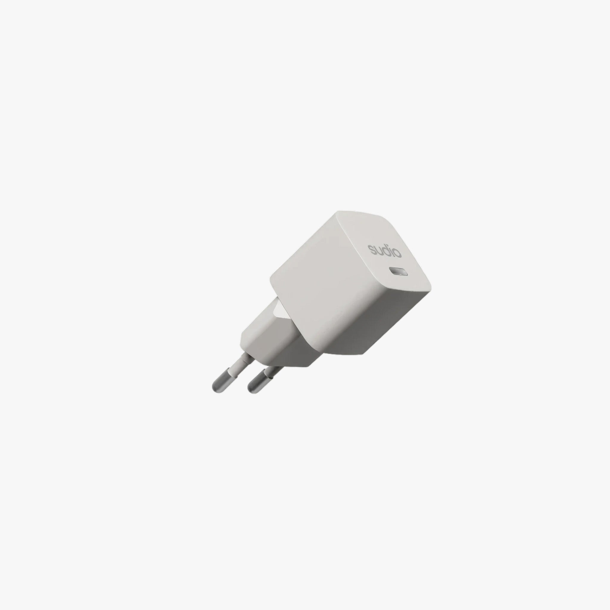 P1 USB-C Adaptör | White