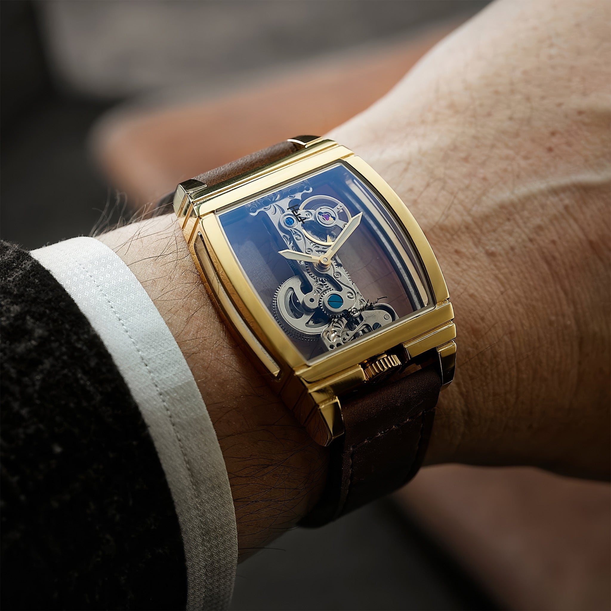 Discovery Wolver Bridge Mechanical | 36 mm | Golden Brown