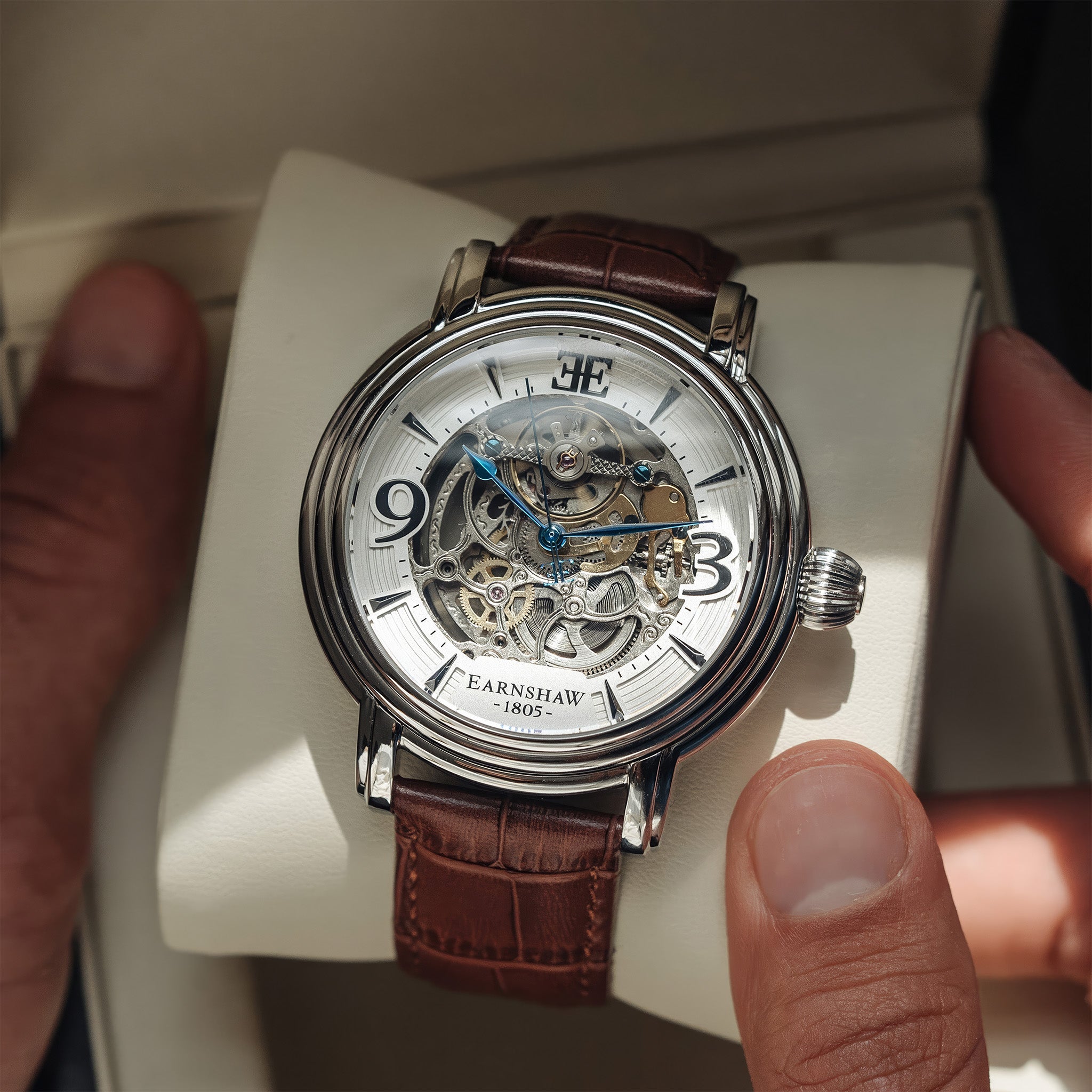 Longcase Grande Skeleton Automatic | 48 mm | Cloud White