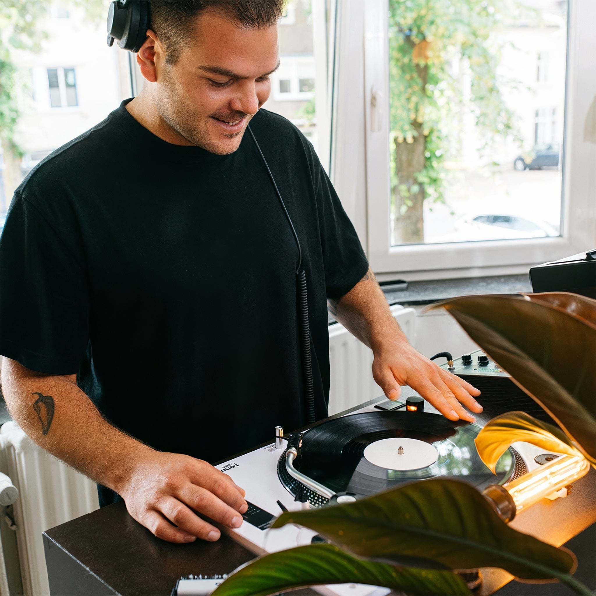 L-3810WH Turntable | USB, Direct Drive Pikap
