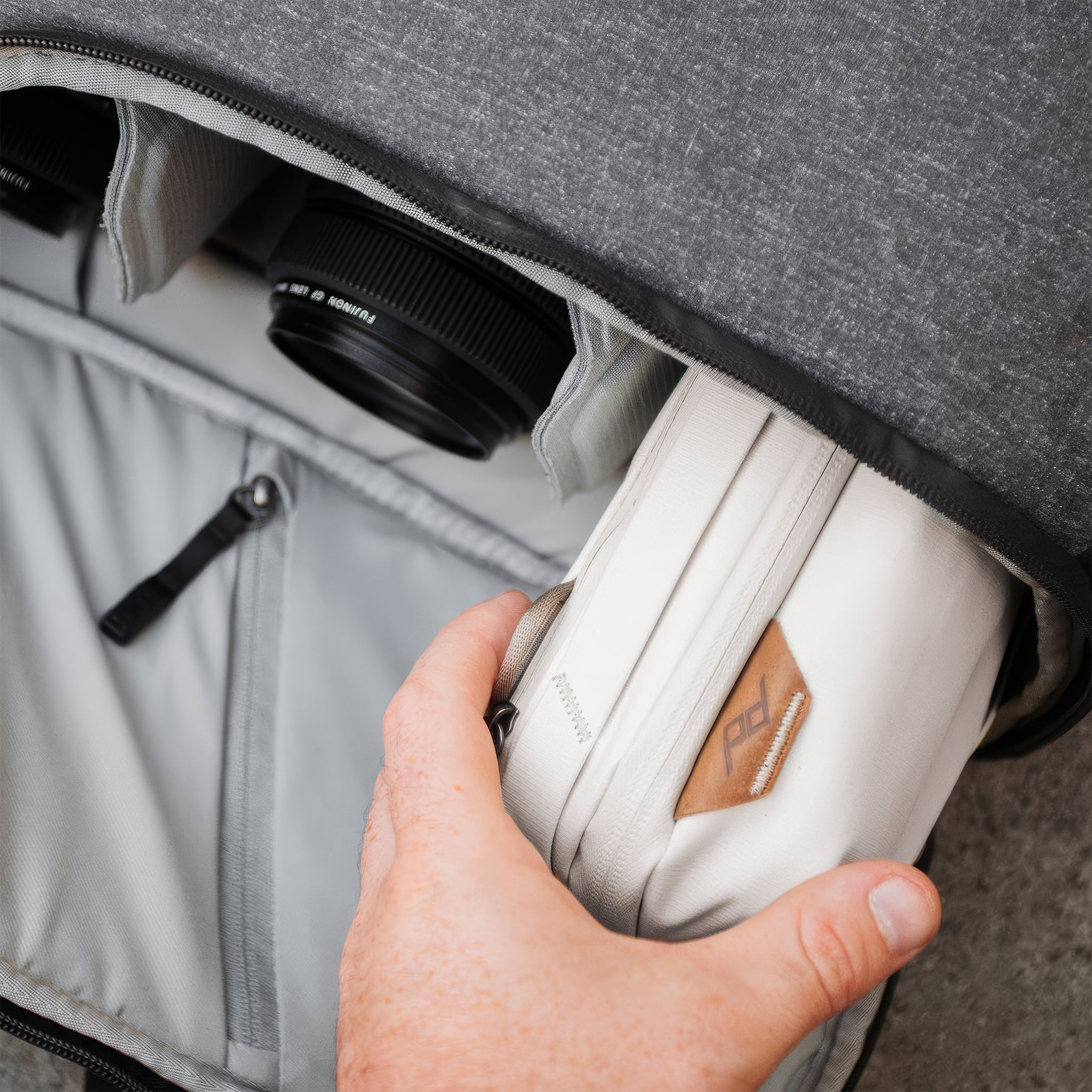 Tech Pouch Düzenleyici Çanta | Regular | Bone