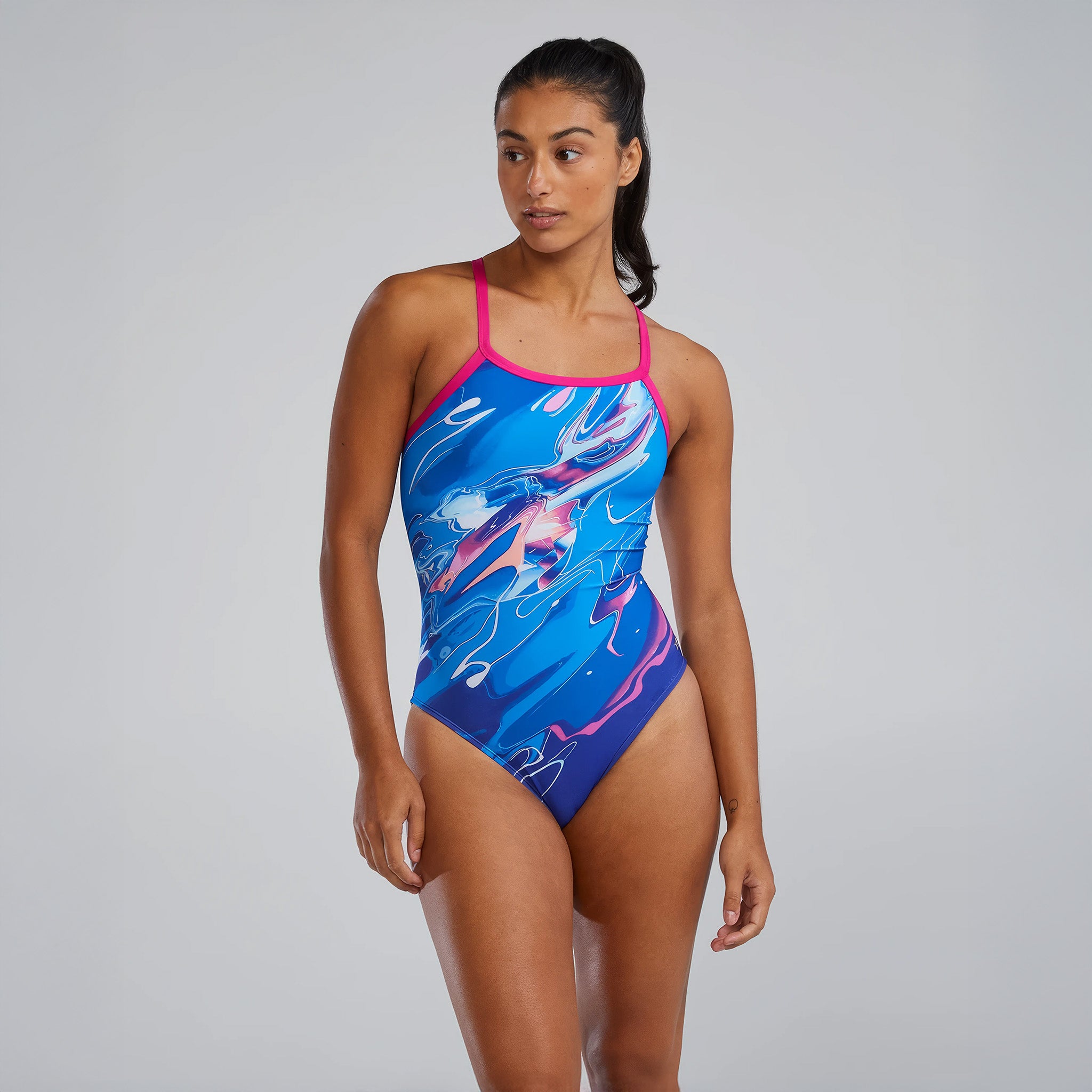 Durafast Elite® Kadın Diamondfit Mayo | Abstractai