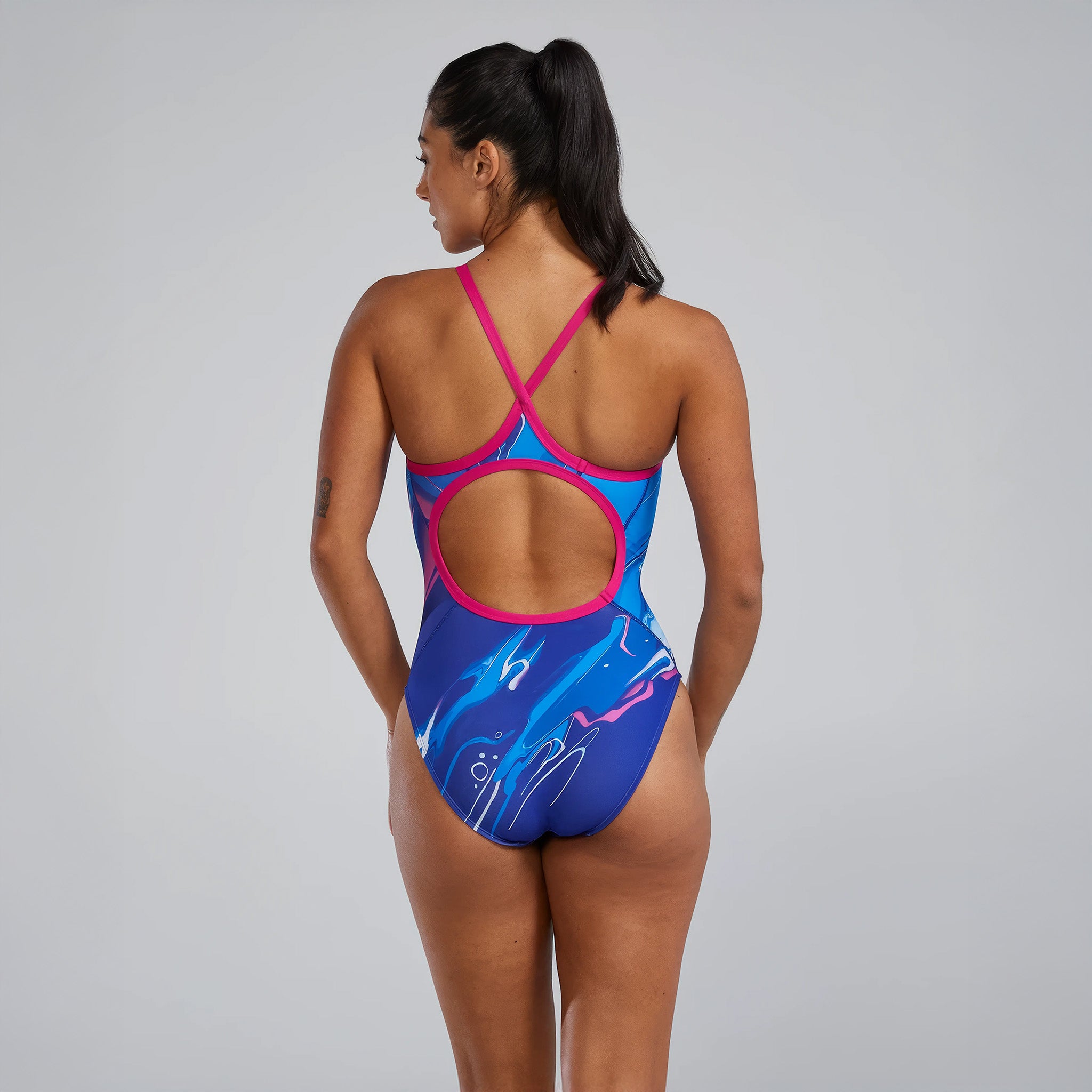 Durafast Elite® Kadın Diamondfit Mayo | Abstractai