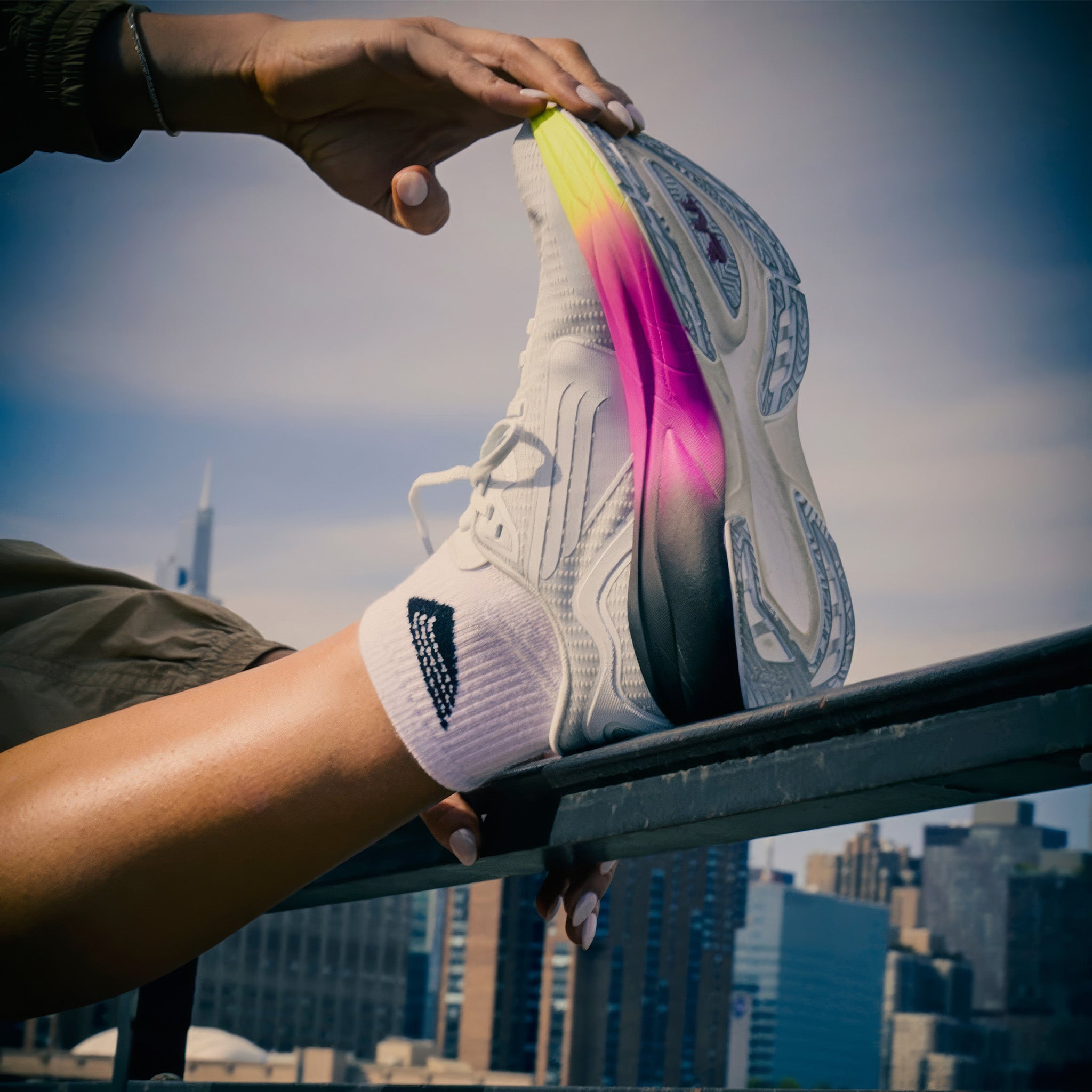 Women's Maverick-V1 Runner Koşu Ayakkabısı | Dragonfruit