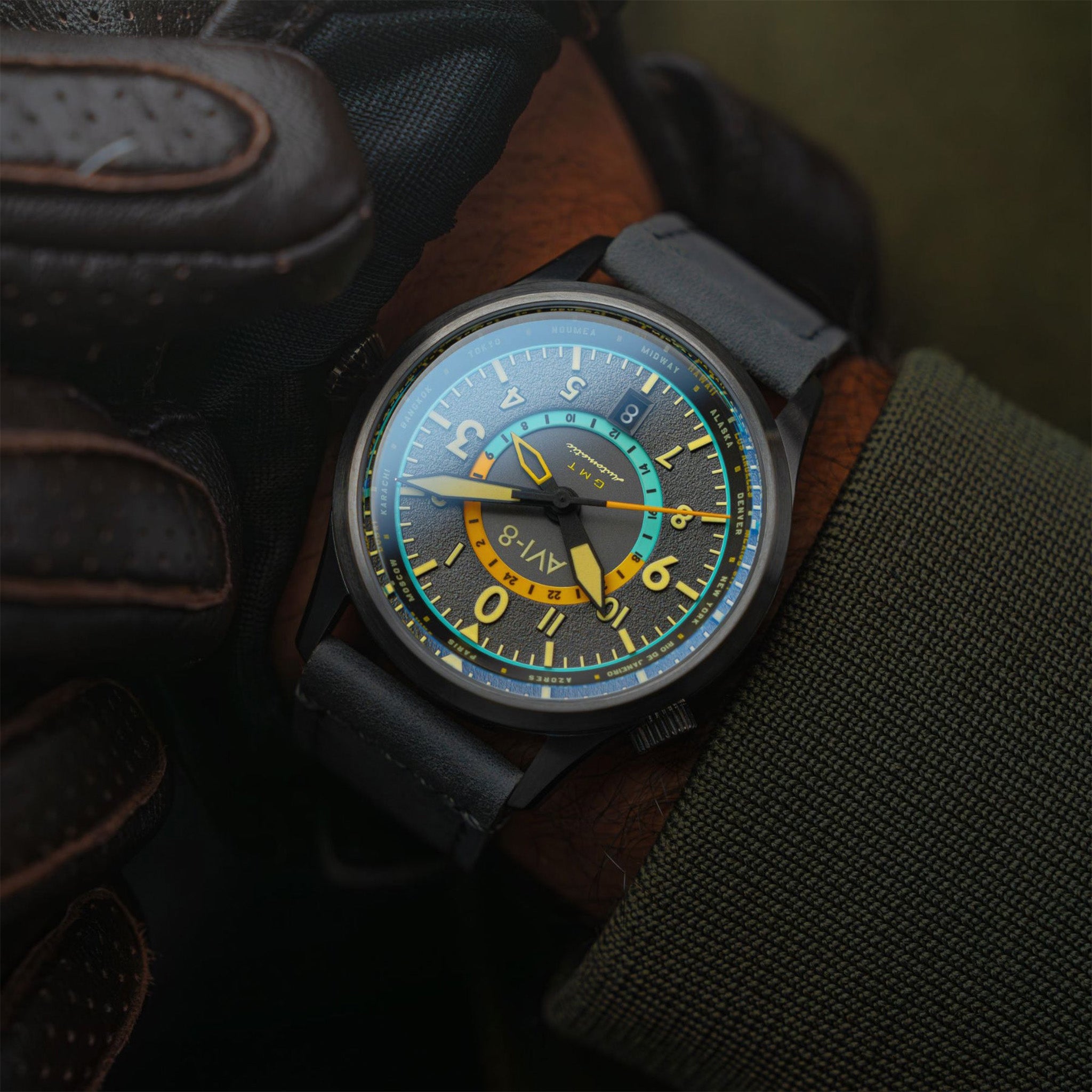 Flyboy Wingman Worldtimer GMT Automatic | 41 mm | Tropical Grey
