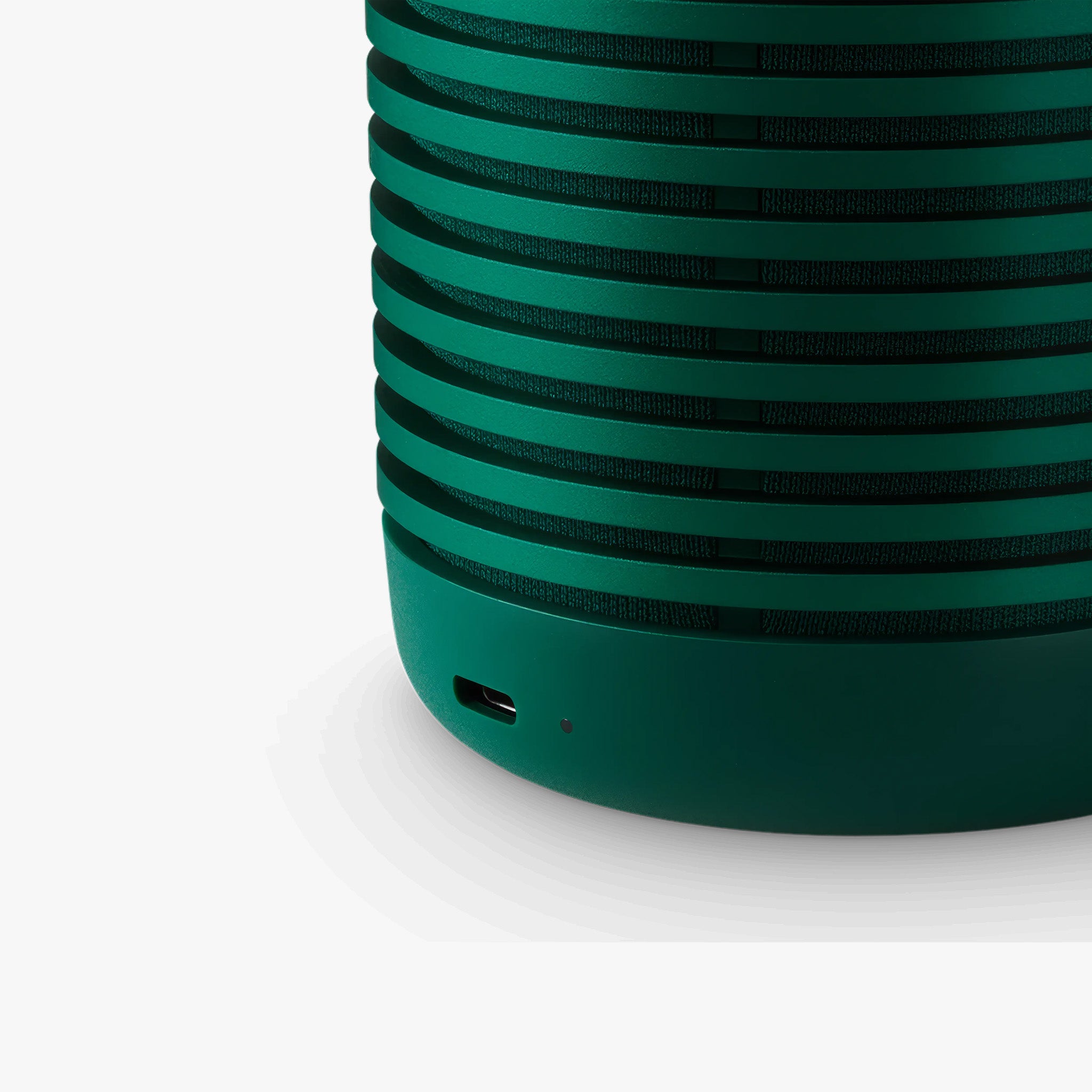 Beosound Explore Suya Dayanıklı Taşınabilir Bluetooth Hoparlör | Green