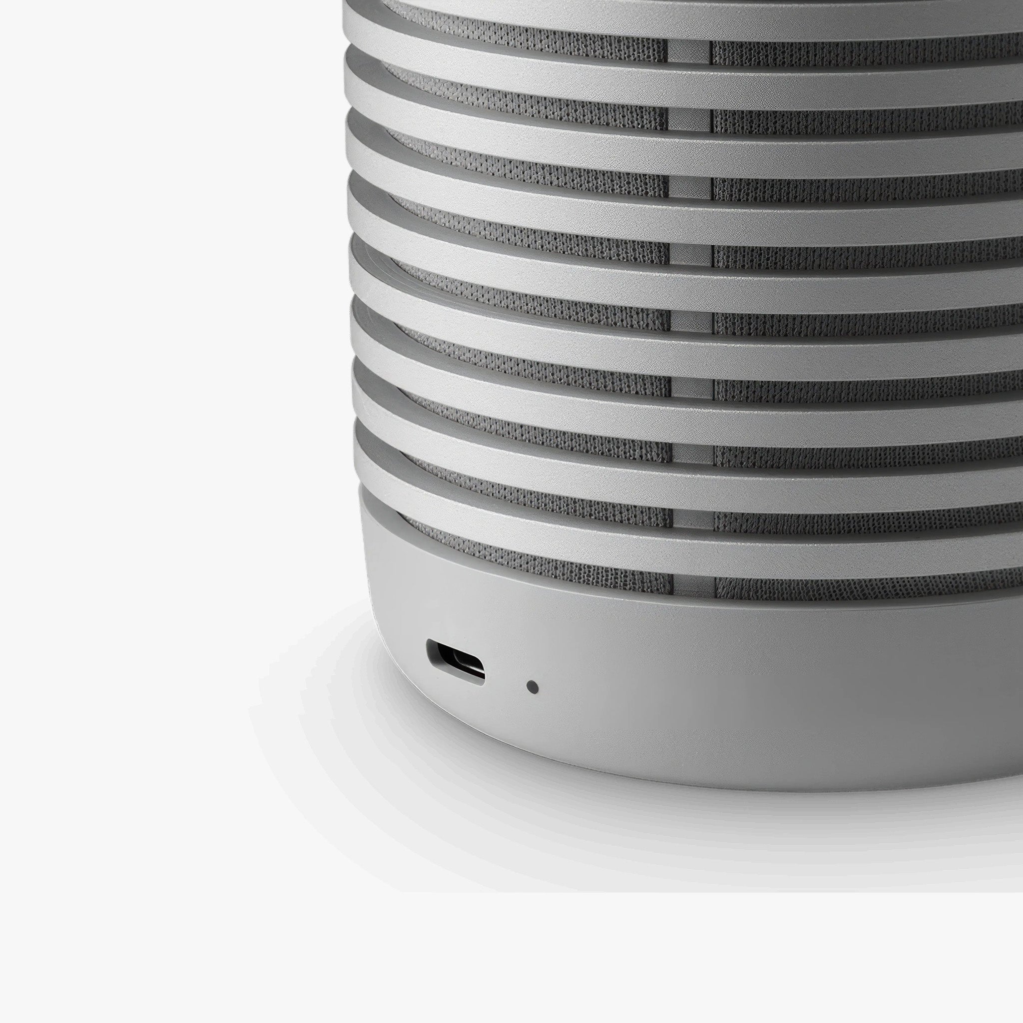 Beosound Explore Suya Dayanıklı Taşınabilir Bluetooth Hoparlör | Grey Mist
