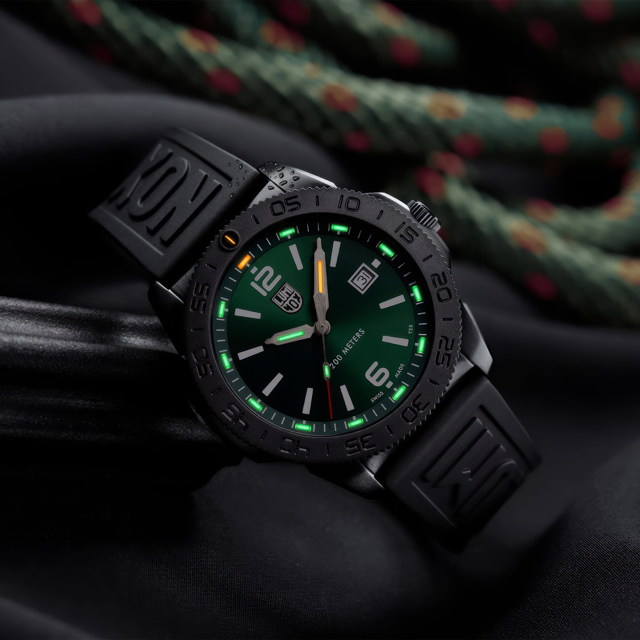 XS.3137.B Pacific Diver Dive Watch | 44 mm | Emerald Depths