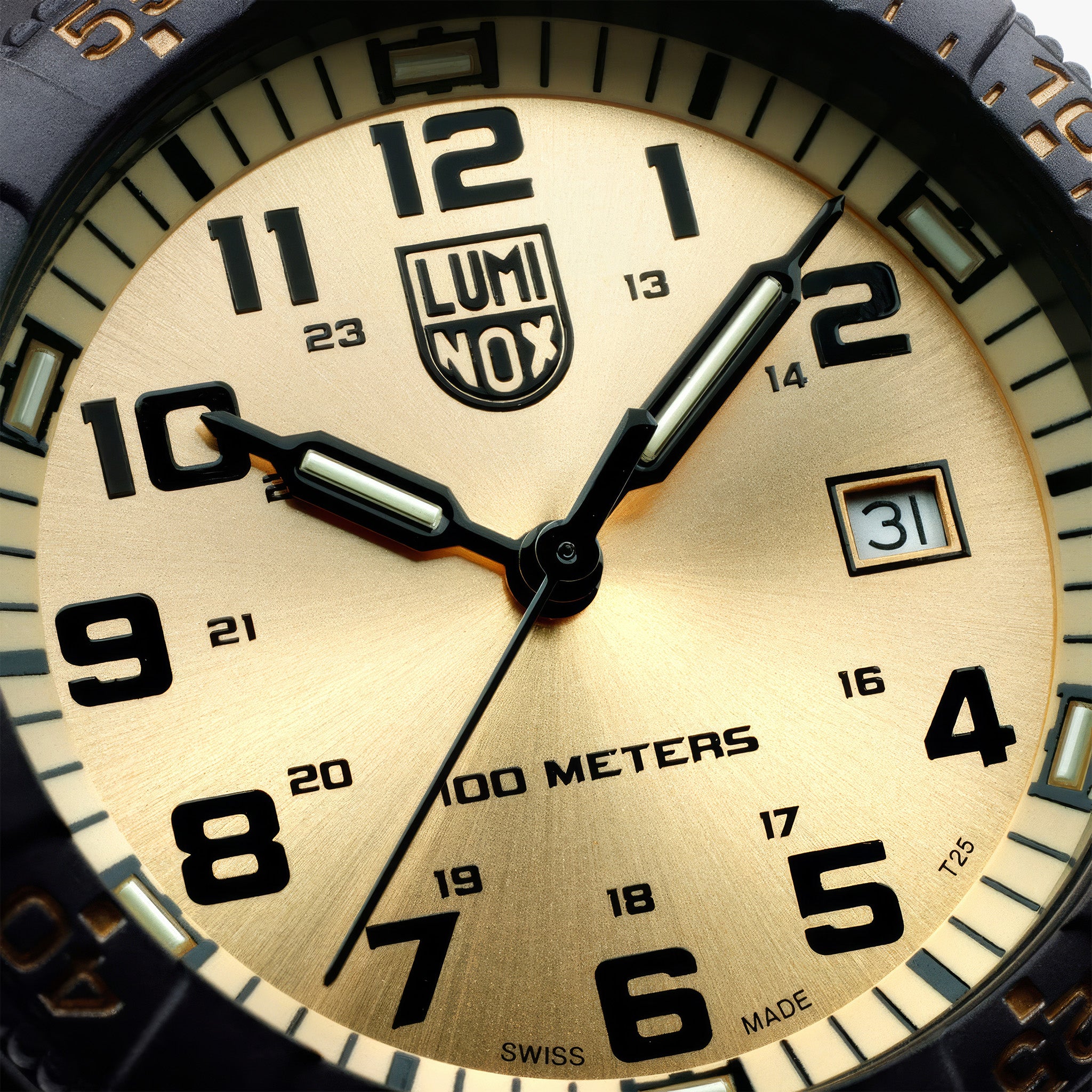 XS.0325.GP Leatherback Sea Turtle Giant Gold Outdoor Watch | 44 mm | Gold