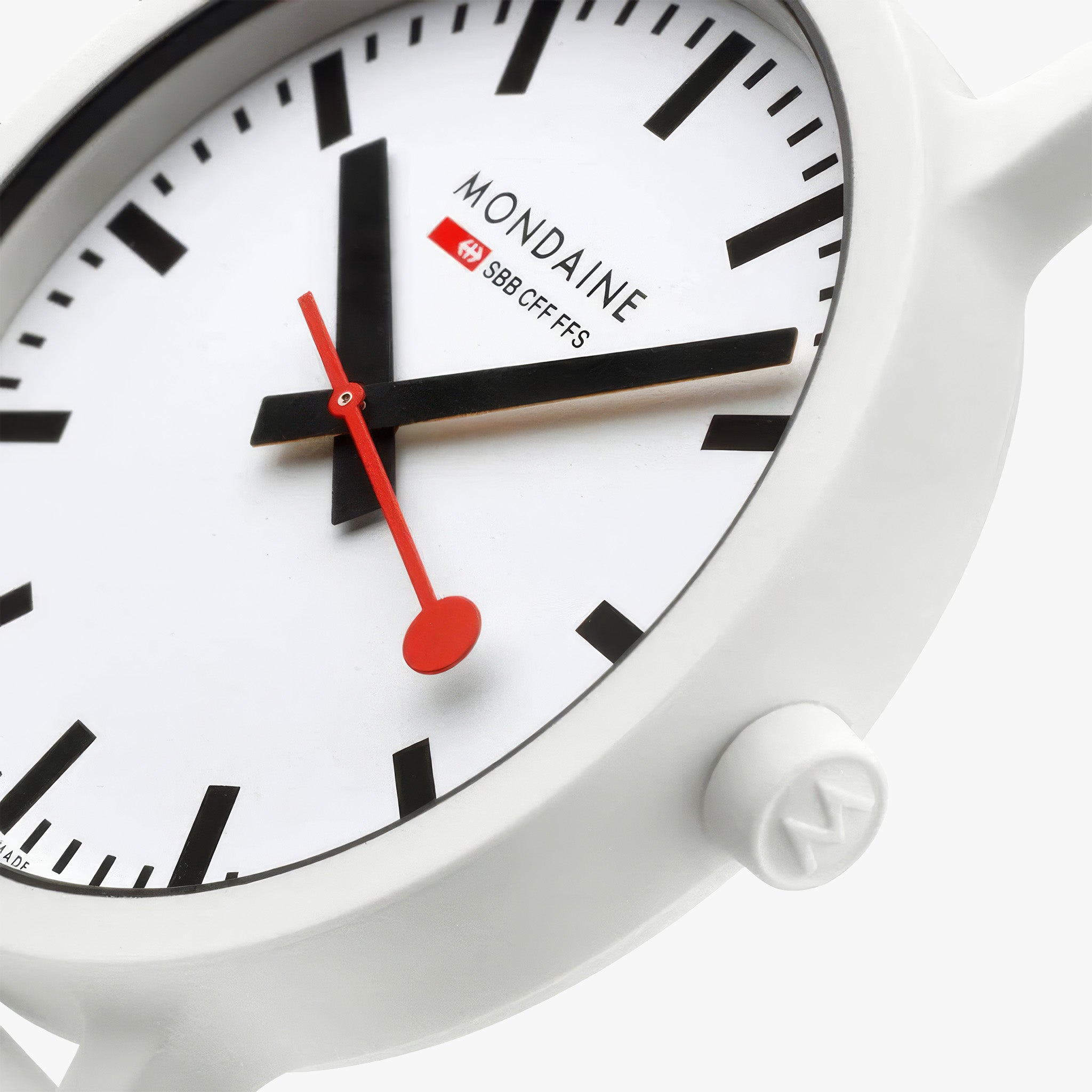 Essence | 41mm | White Silicone