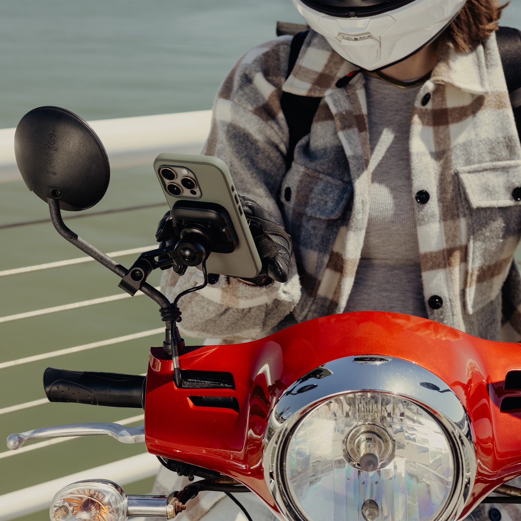 Motorcycle Mirror Mount - Charging (Locking, Qi2) | Telefon Tutucu