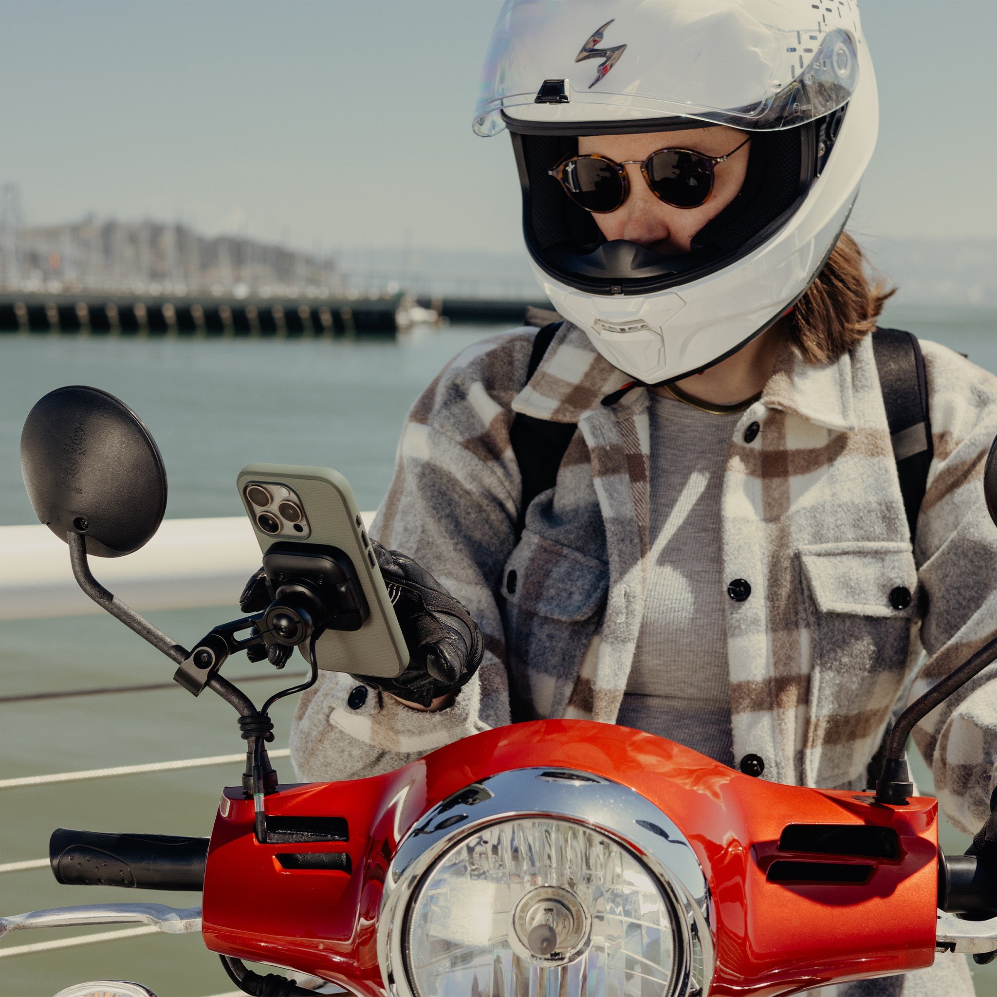 Motorcycle Mirror Mount - Charging (Locking, Qi2) | Telefon Tutucu
