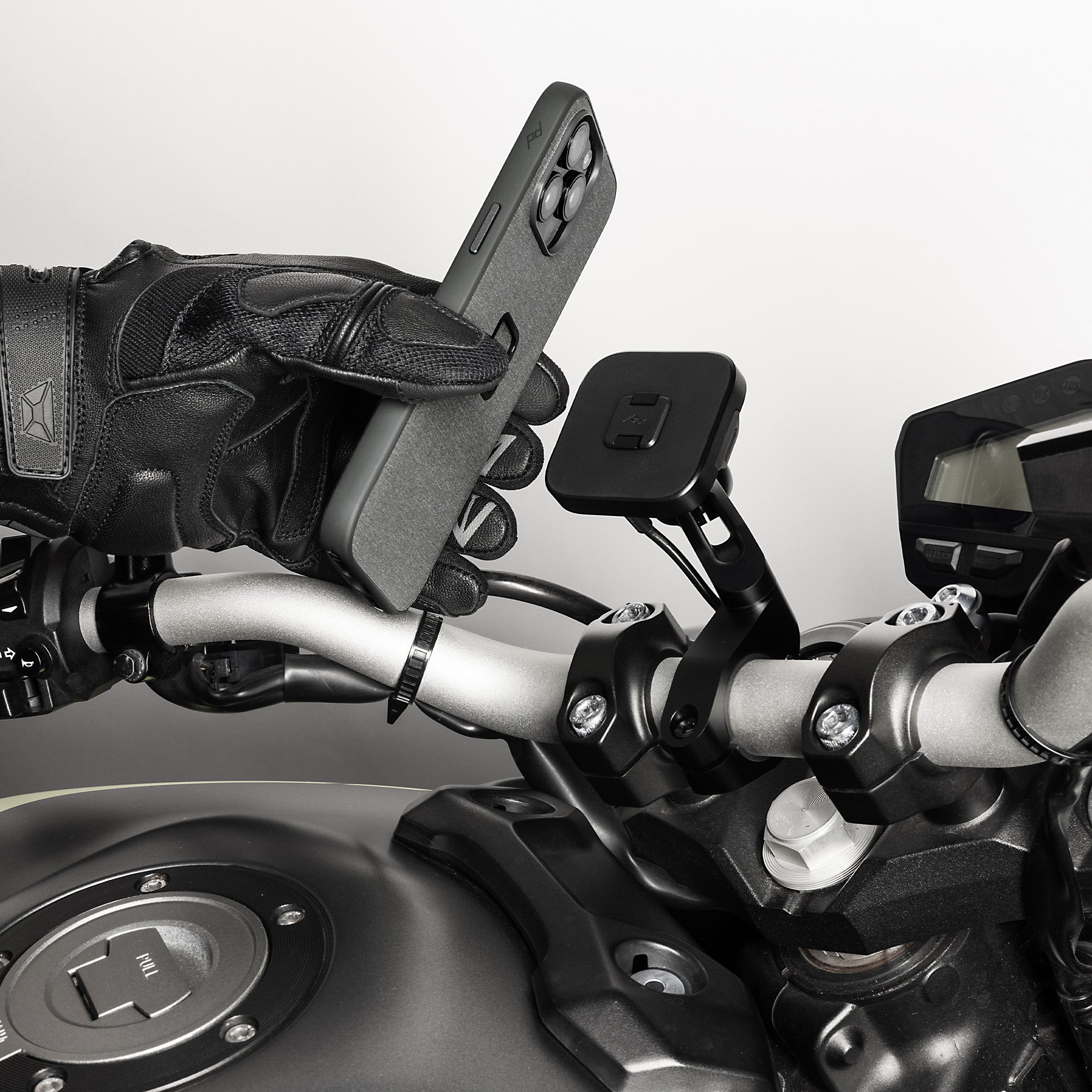 Motorcycle Bar Mount - Charging (Locking, Qi2) | Telefon Tutucu