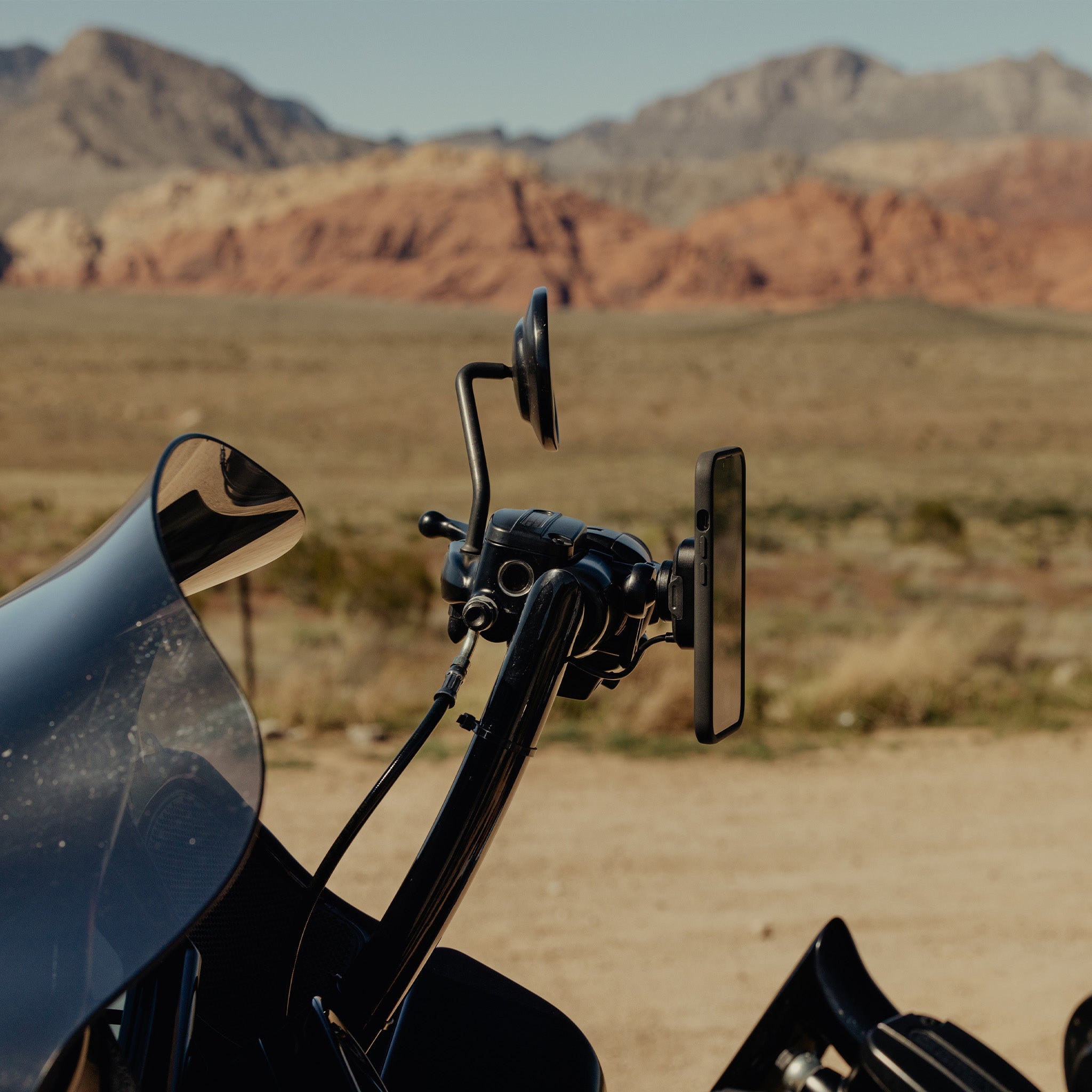Motorcycle Brake/Clutch Mount - Charging (Locking, Qi2) | Telefon Tutucu