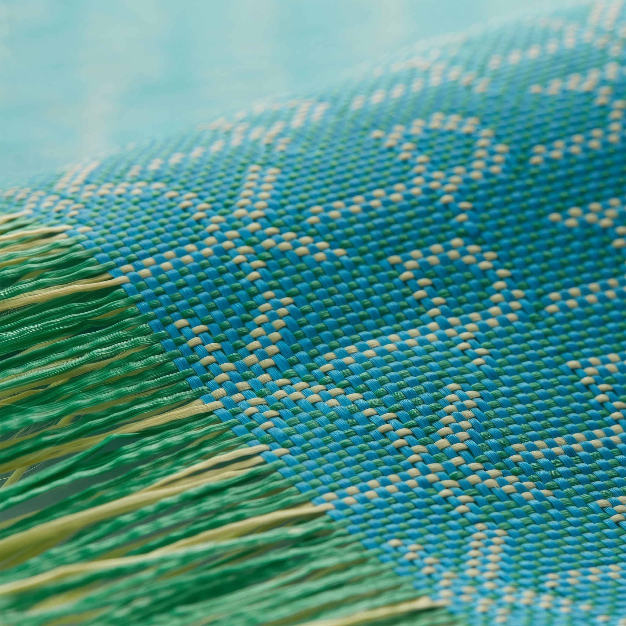 iPhone 17 Pro Edge Case | PTK Leaping – Gold Green (PitaTap™)