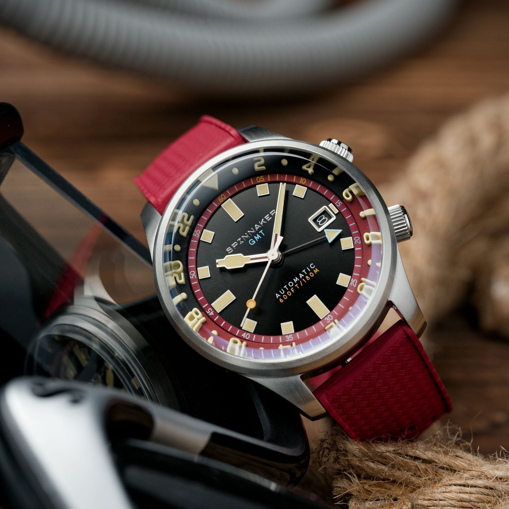 Bradner GMT Automatic | 42mm | Sombre Red