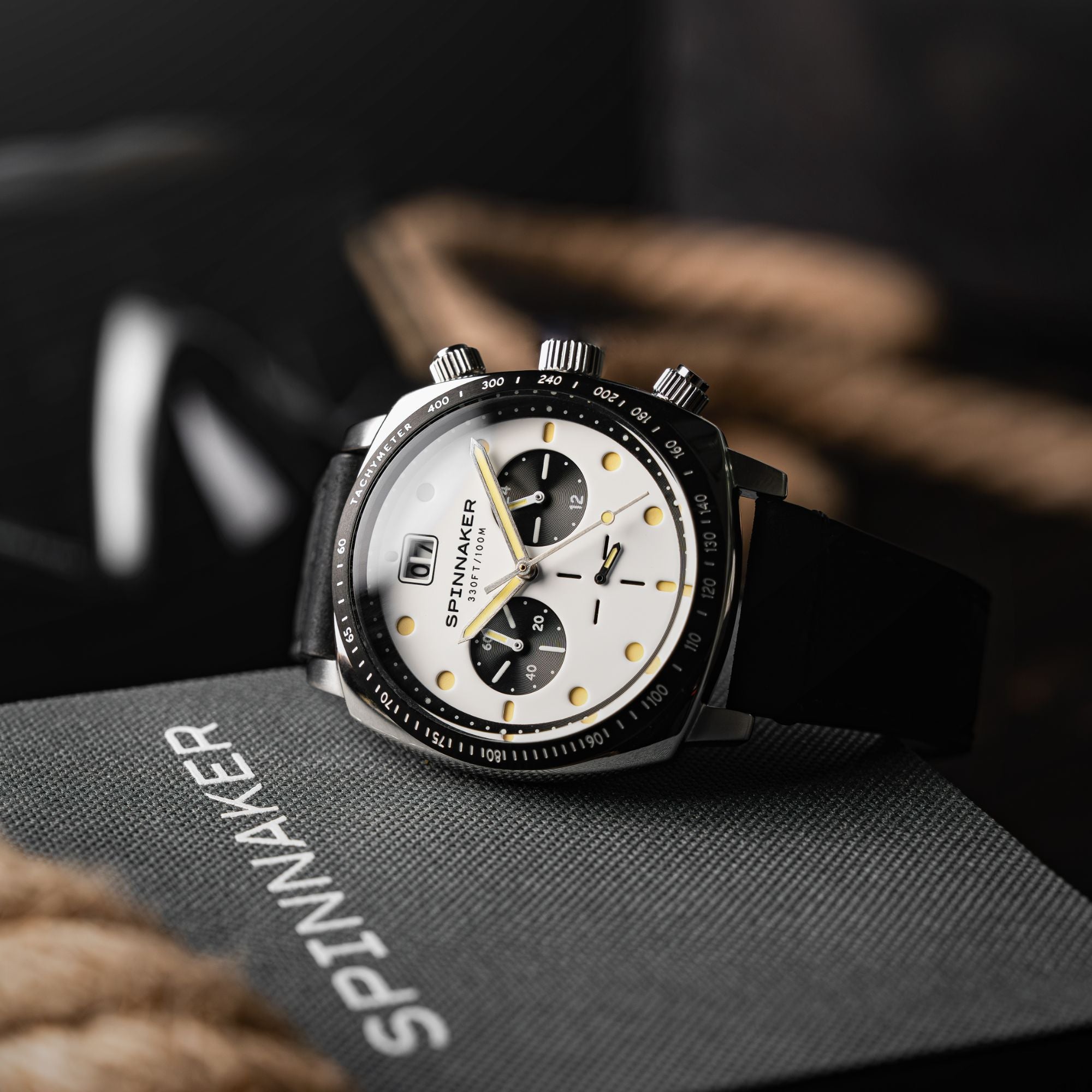 Hull Chronograph | 42 mm | Panda White