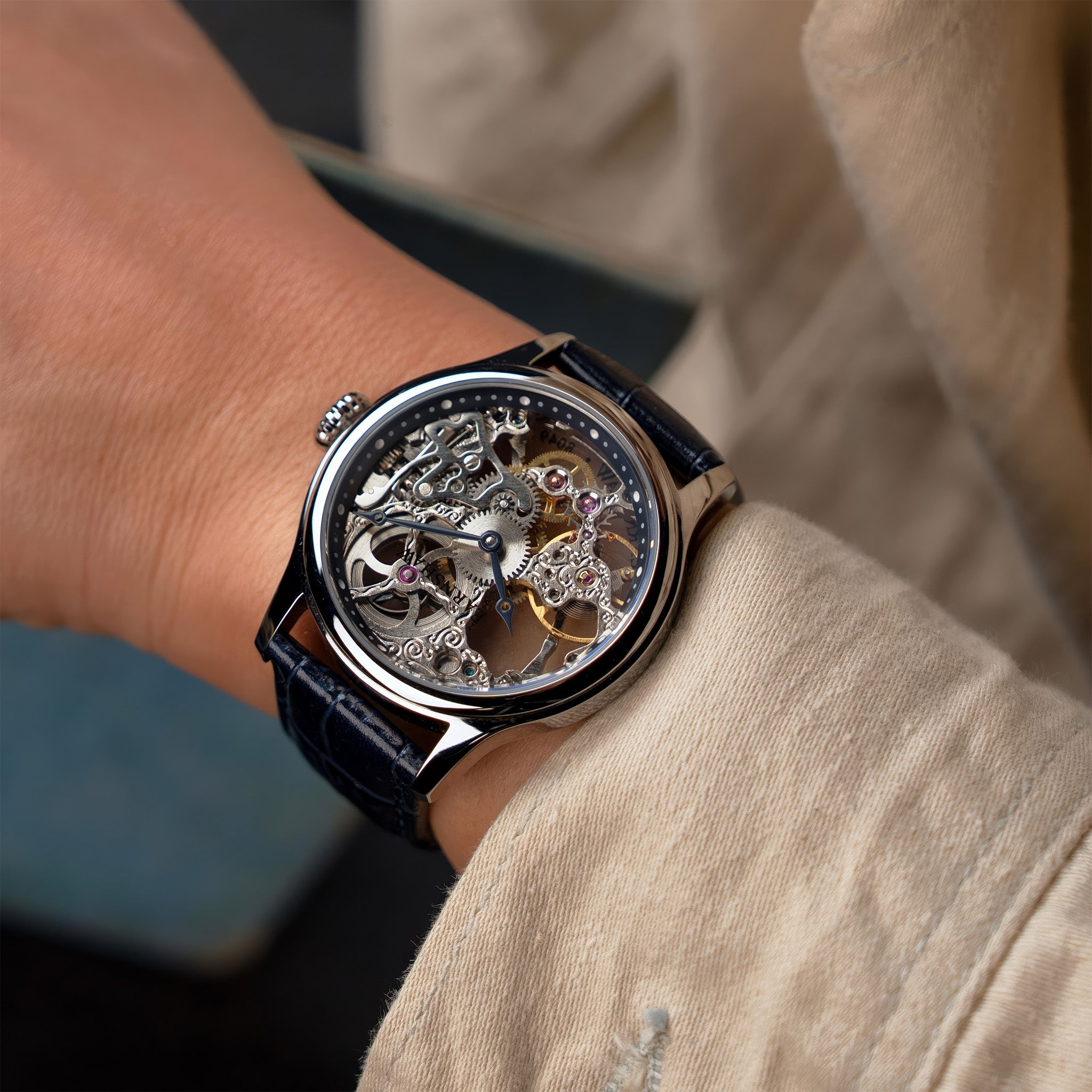 Bauer Mechanical Skeleton | 42 mm | Clear Blue