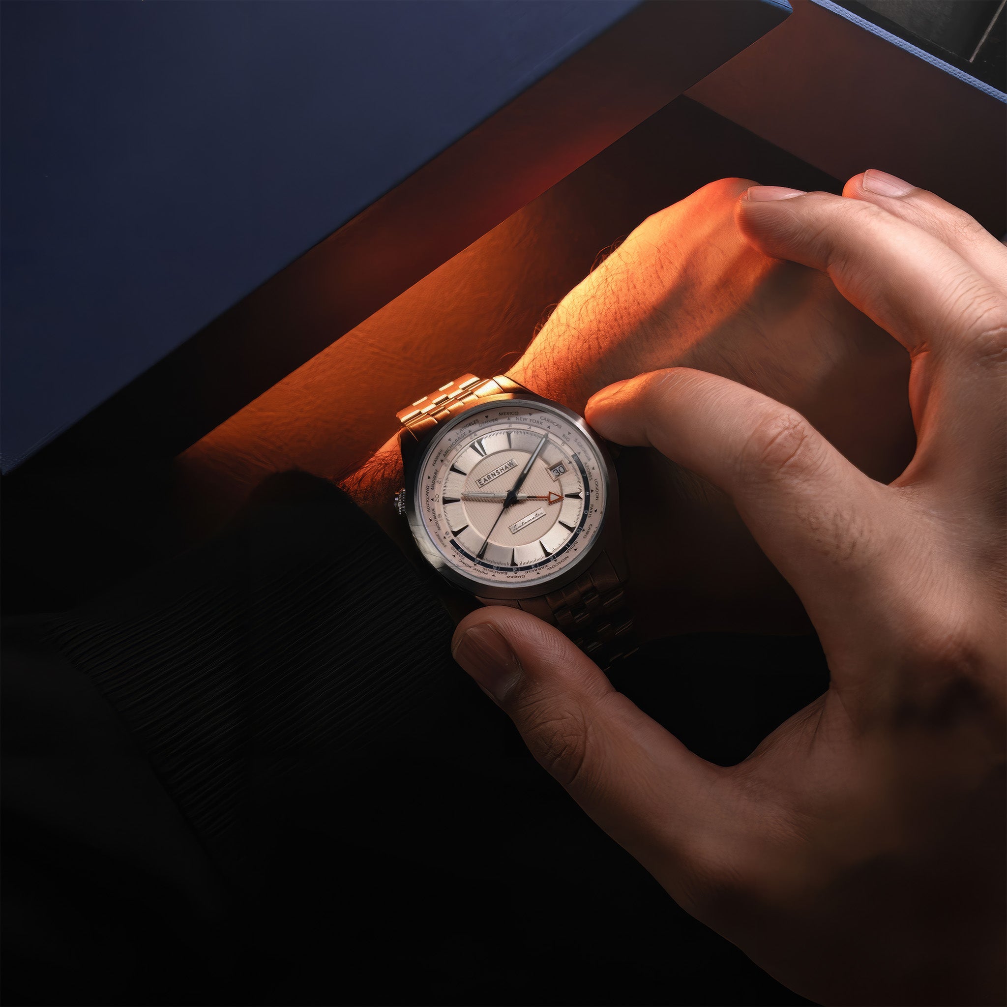 World Timer GMT Automatic | Salmon